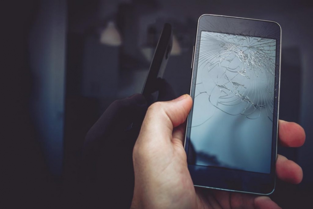 C&oacute;mo revivir tu smartphone con pantalla rota en 5 sencillos pasos